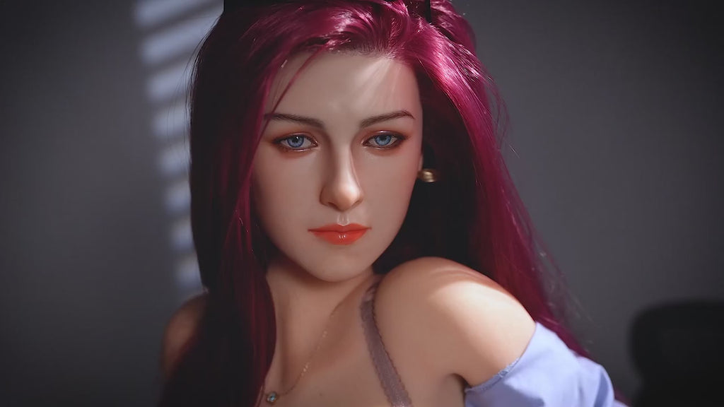 Video showing the soft TPE skin of Bubbly hybrid sex doll's bust and big butt
