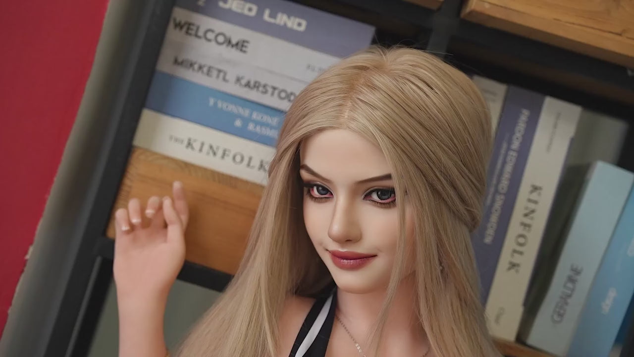 With clothes 164cm D-Cup Luxury Hybrid Blonde Sex Dolls